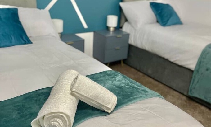 Sutton Coldfield House | The Royal Lodge of FrenchWalls