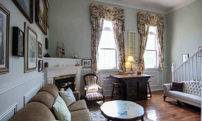 Bracebridge Apartment | The Royal Suite | The Jypsy Inn