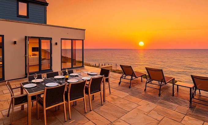 Selsey House | The Sea House - Ultimate Seafront Living & Sunsets