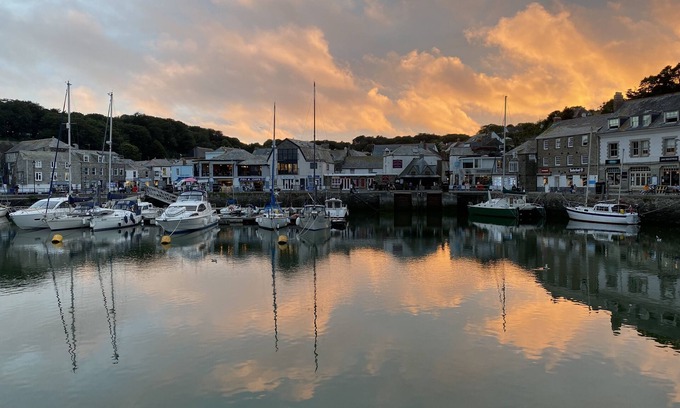Padstow House | The Seascape - Award Winning 2021 Home for upto 8 Guests - Available to Book Now