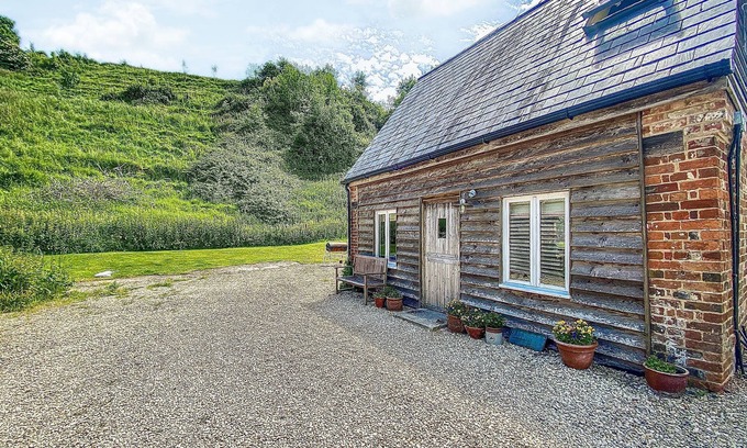 Cliffe Pypard Cottage | The Stable - UK39555