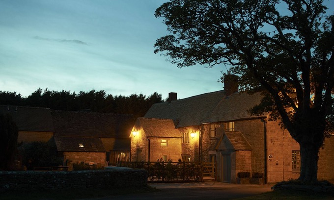 Rendcomb House | The Stump