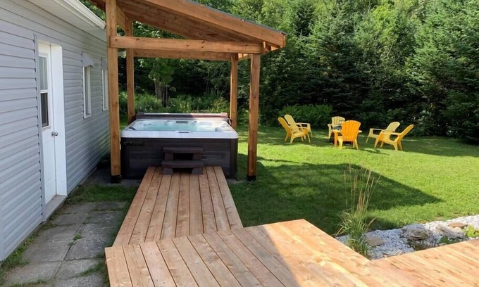 Eastman Ski Chalet | The Surf N Turf-Spa-Eastman-Lake Access