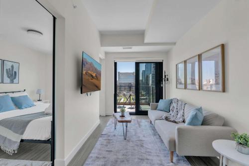 Eau Claire Apartment | The Terra Flat DT Skyline Views