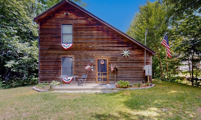 Weeks Mills House | The Three Cornered Pond Retreat | House in Augusta with kayaks & dock access