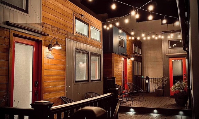 Alphabet Historic District Hotel | The Vera - Cute Tiny House - AC, WiFi, 96 Walk Score!