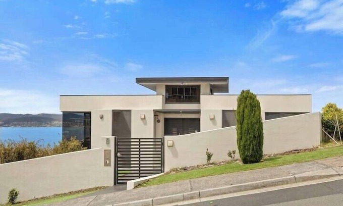 Sandy Bay House | The View – 6BR, 4BA Luxury Home + Separate Studio