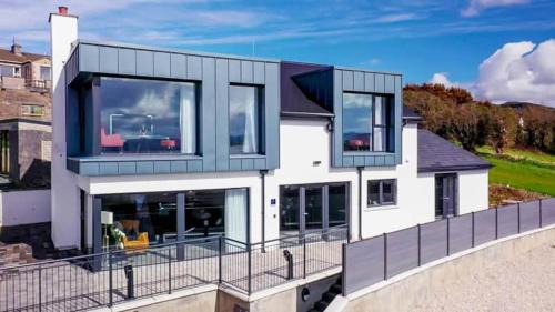 Downings House | The View at BayView Lodge