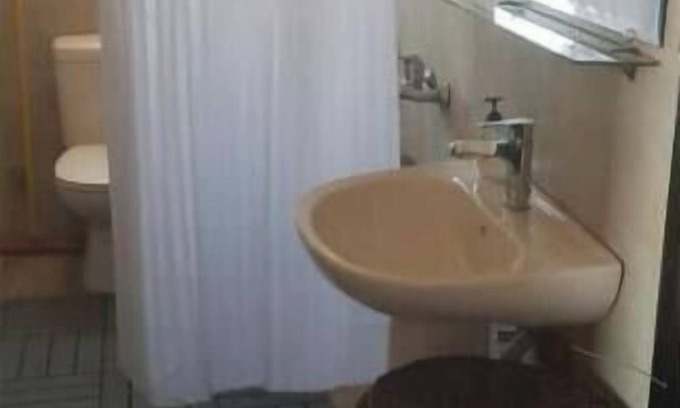 Oula Apartment | The View, Casa, Beverly hills & Casa: Studio+ large roof +pool in beverly hills