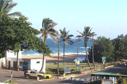 Umhlali Beach Apartment | The Waves Beachfront Stay - Gleneagles