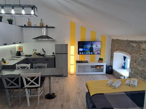 Barriera Vecchia-San Giacomo Apartment | The way to trieste