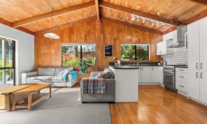 Onemana House | The Wee Bothy - Onemana Holiday Home