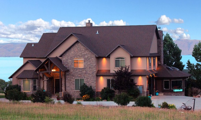 Garden City House | The Westlake Escape - Amazing Views, Large Entertaining Yard, and Hot Tub