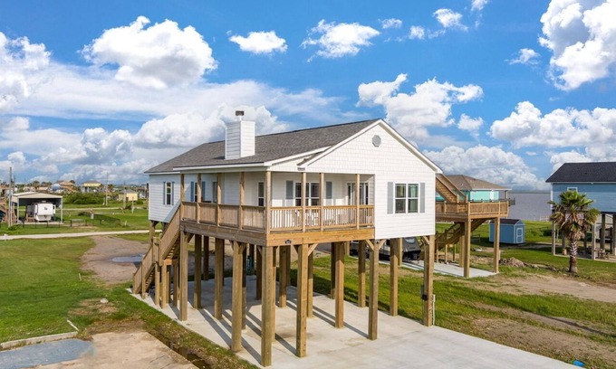 Gilchrist House | The White Heron - Bayside home with Ocean views!