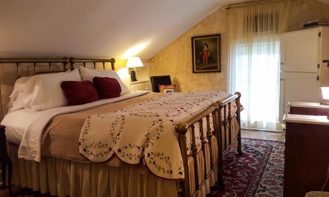 Cooperstown Bed & Breakfast | The White House Inn