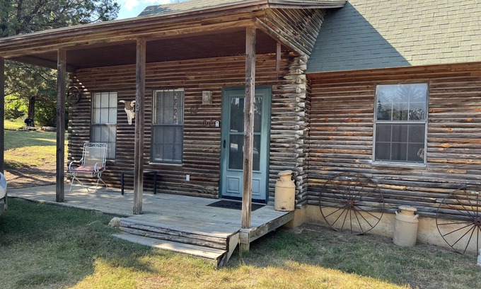 Sulphur Cabin | THE WILD WEST