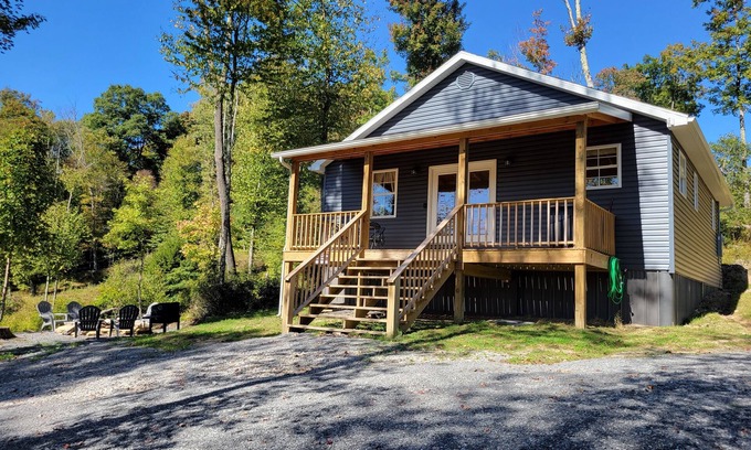 French Creek Cottage | The Wildflower Cottage at Mountain Paradise