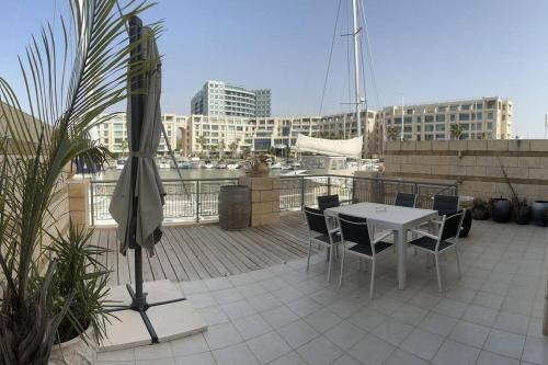 Herzliya Pituach Apartment | The Yacht Apartment in Herzlia
