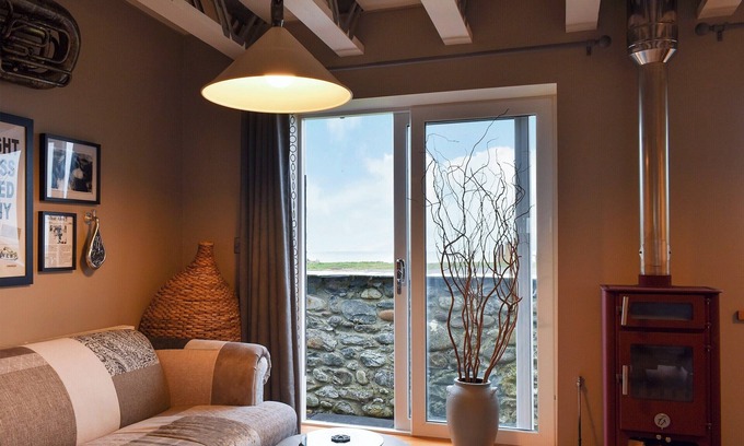 Dinas Cottage | The Yard Beach Retreat - UK43652