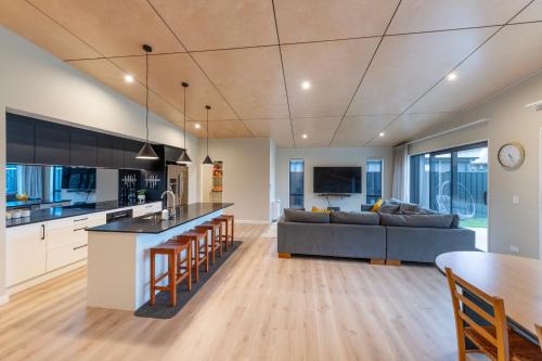 Lake Hawea House | The Yellow Door at Lake Hawea