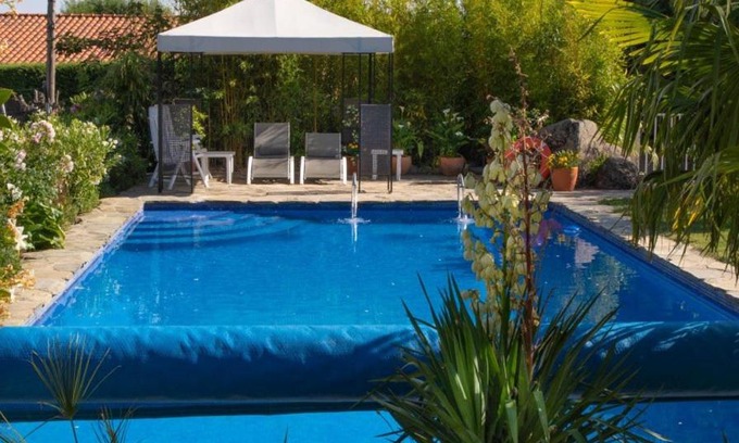 Mataelpino Apartment | The Yellow House