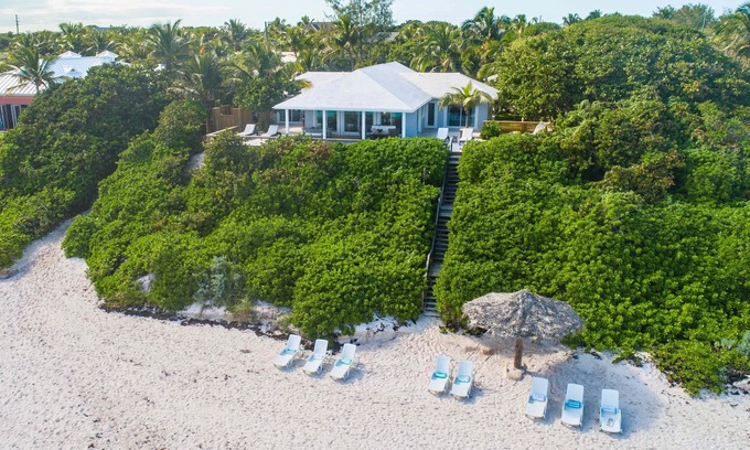 Dunmore Town House | Third Reef - A Beautiful Oceanfront House on the Pink Sands of Harbour Island