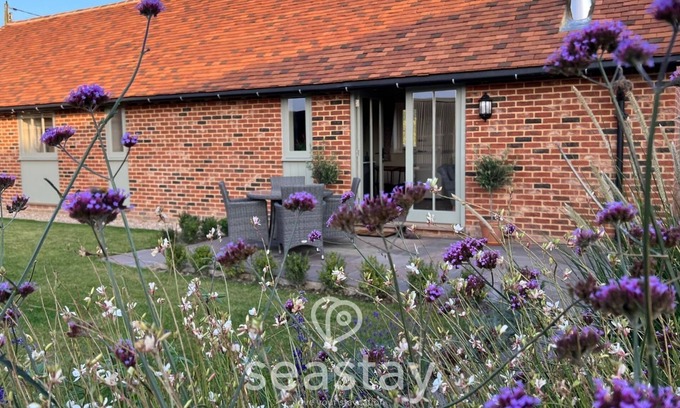 Ham House | This barn is a 2 bedroom(s), 2 bathrooms, located in Kent, England.