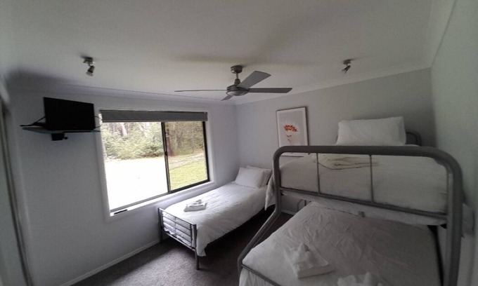 St. Georges Basin House | This Oasis in the Bush is Just 5 Minutes From the Shores of Jervis Bay and Shops