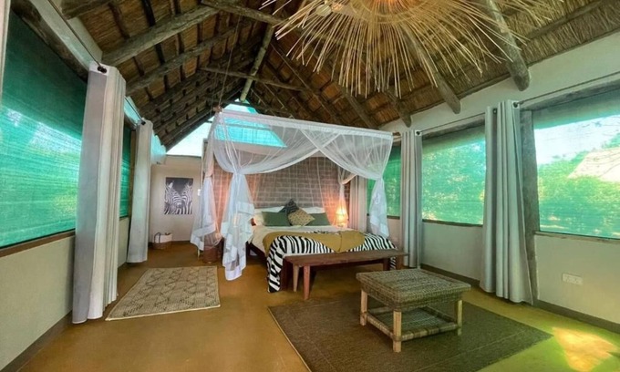 Kakumbi Cabin | Thornicroft Lodge