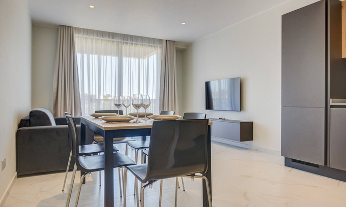 St. Andrew's Apartment | Three Bedroom Suite 7