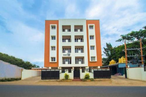Hope College Apartment | ThulasiRams Service Apartments