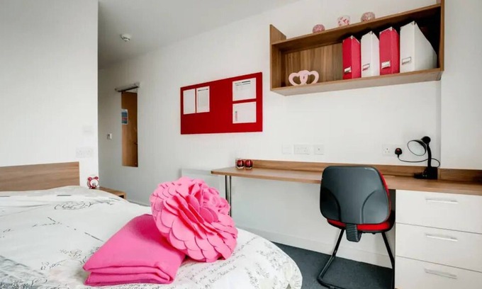 Birmingham Apartment | Tidy Room in Birmingham