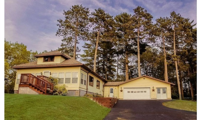 Tomahawk House | Time for a nice getaway…