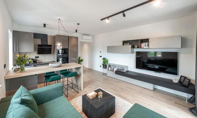 Montovjerna Apartment | Time Off Apartment (a) with balcony