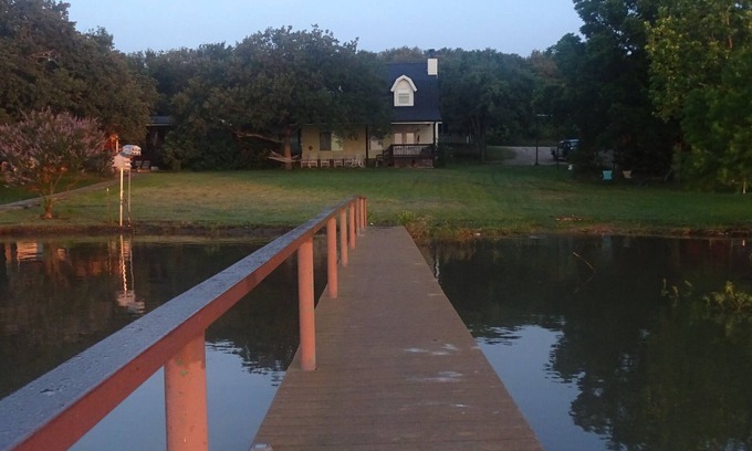 Bridgeport House | Time to Relax! Waterfront! Unbelievable sunrise!