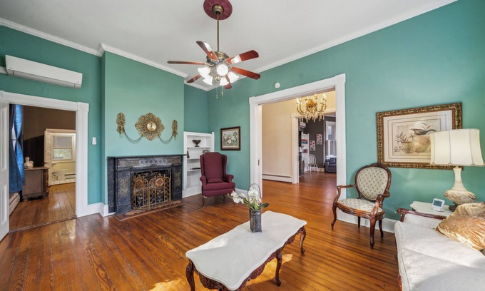 Onancock House | Timeless Elegance with Modern Luxury: Historic 6-BR Home plus attached 1-BR Apt