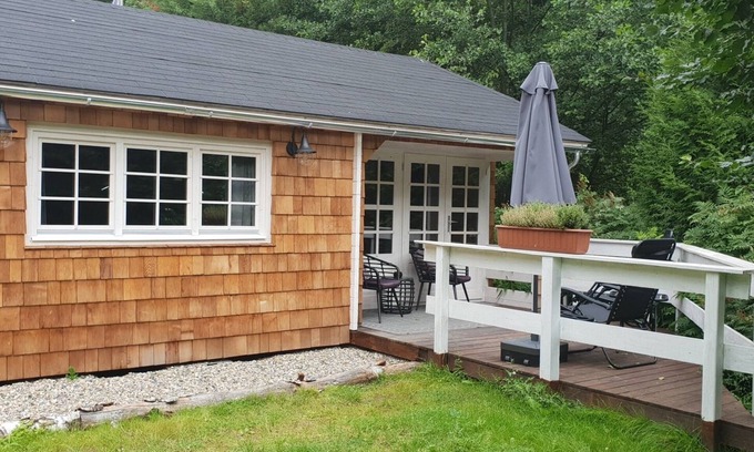 Niedenstein Apartment | Tiny House 'Weißenthalsmühle Birkenhäuschen' with Private Terrace