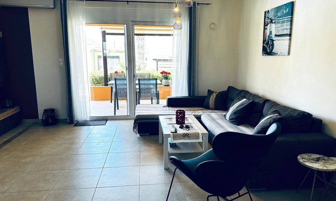 Panormos Apartment | To Steki 1min From Beach 2bd 1ba