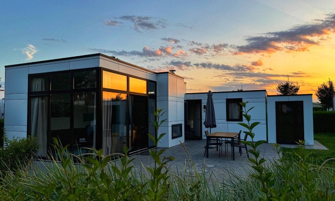 Breskens House | Tolles, Modernes Chalet 'strandleben' mit Zaun & Garten in Strandnähe