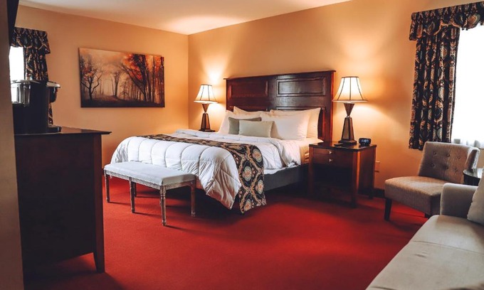 Milford Hotel | Tom Quick Inn