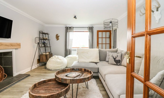 Ballindalloch Cottage | TOMBECK, family friendly, with a garden in Tomintoul