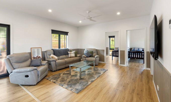 Mansfield Cabin | Tonga Gully #2 - Mansfield