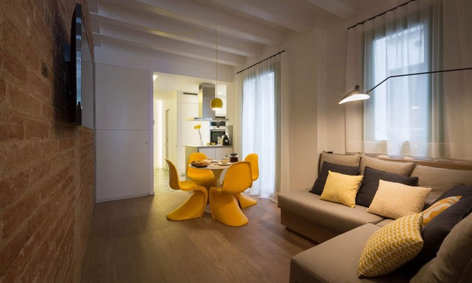 la Vila de Gracia Apartment | TOP CLASS NEW 2BD AP | Sun | Lift | Metro | HiSpeed Wifi | 4 people