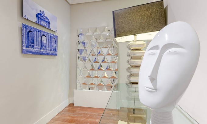 Sol Apartment | Top Design Apartment at OPERA Metro station (Royal Theater)/HIGH SPEED WiFi