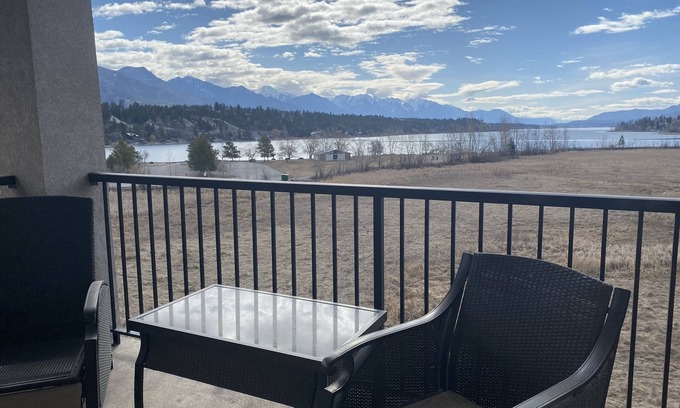 East Kootenay Condo | Top floor condo on Lake Windermere with spectacular lake and Mountain View’s