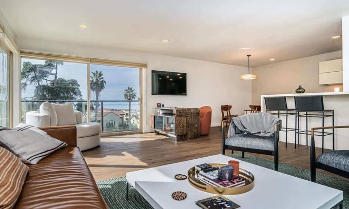 La Jolla Condo | Top Floor Oceanfront Condo