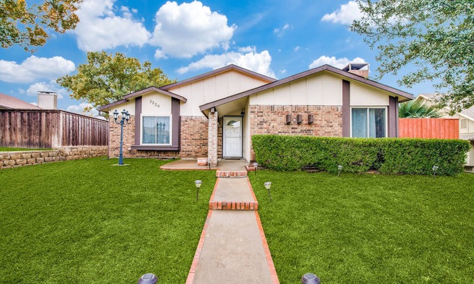 Mesquite House | Top Rated~Pool~Comfy~Central Location