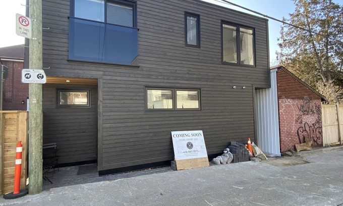 Upper Beaches House | Toronto Beaches 2 Bedroom Laneway House