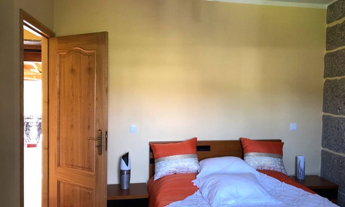 Celorico de Basto Bed & Breakfast | Torre da Quinta da Prelada with bathroom, private terrace and pool