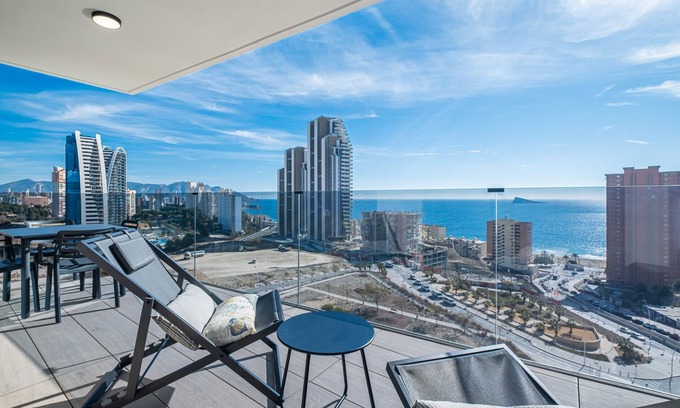 Cala Apartment | Torre Sakura 9-B Apartment Poniente Beach